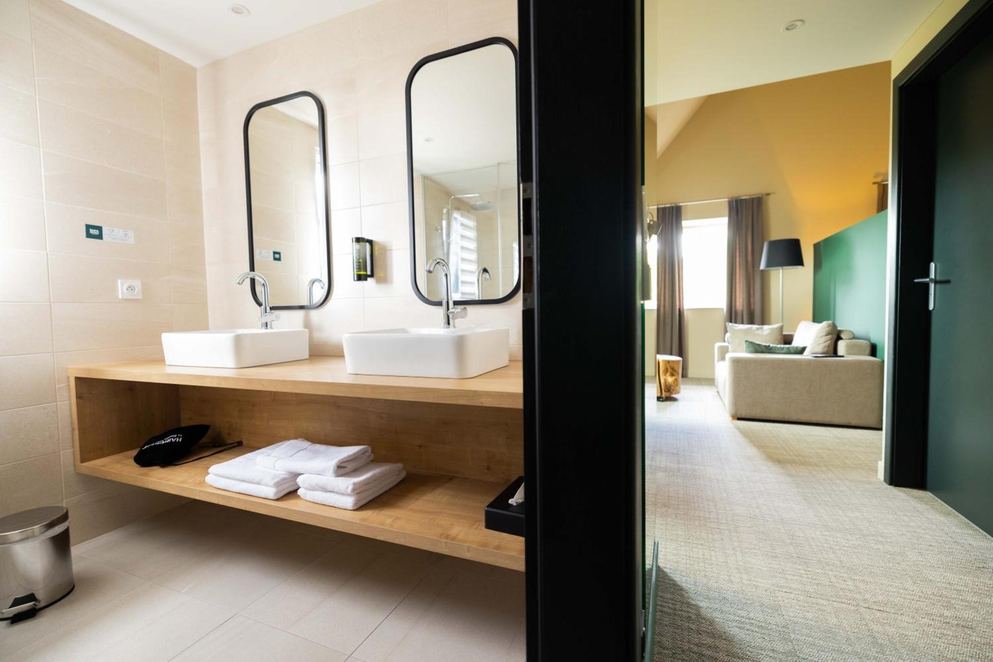 Logis Hotel Restaurant & Spa La Rochette Labaroche Dış mekan fotoğraf